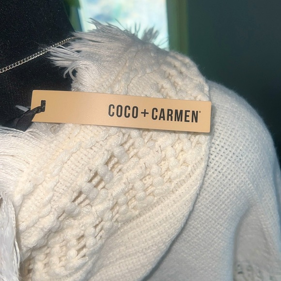 ❣️Eloise Hooded Poncho with Frayed Fringe - Cream - Picture 8 of 8